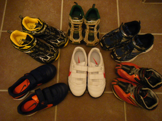 http://hungtime-times.com/hung_time_writers/entry_img/shoes2012.JPG